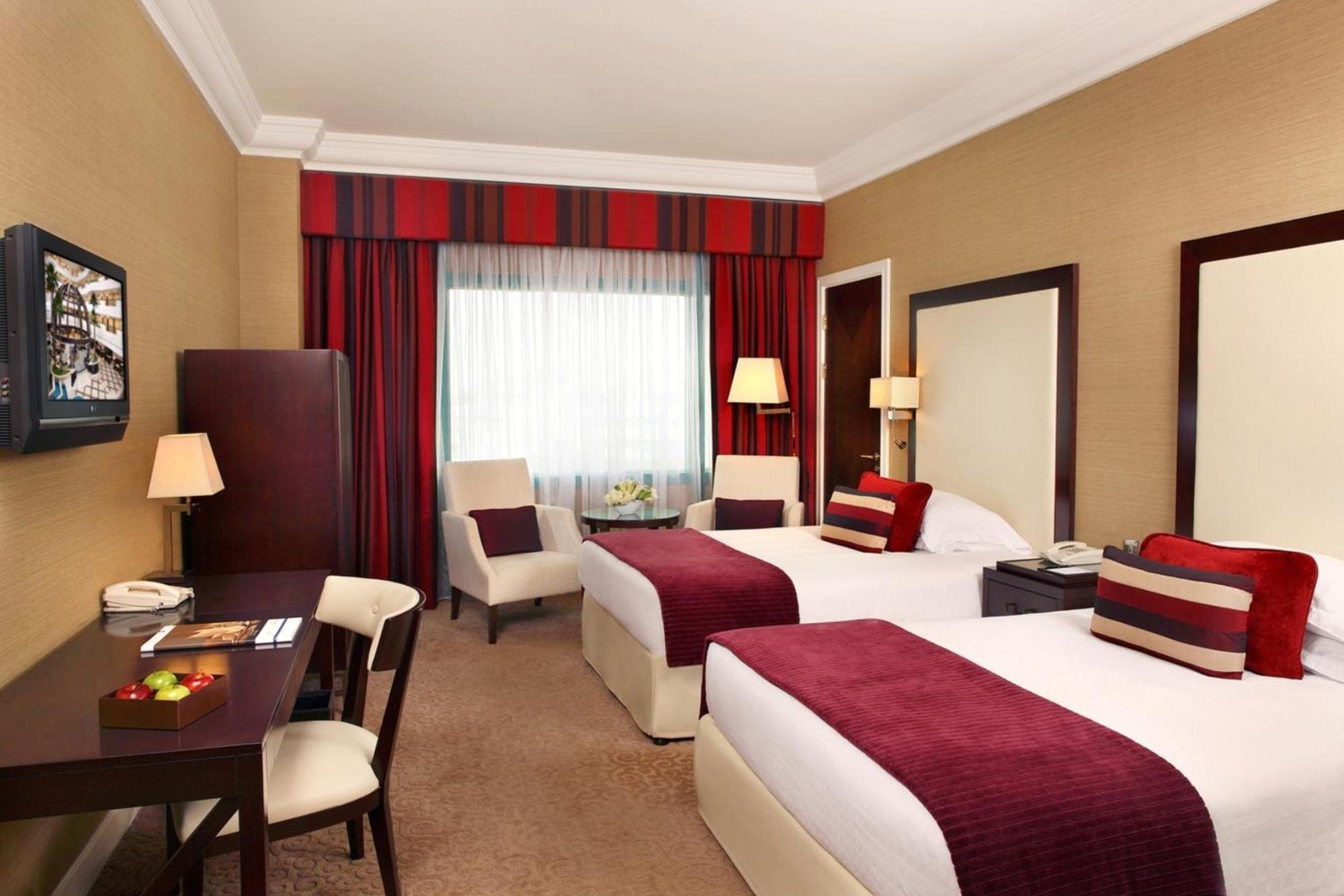 Moevenpick Grand Al Bustan Hotel Dubai Ngoại thất bức ảnh A room at the InterContinental London Park Lane