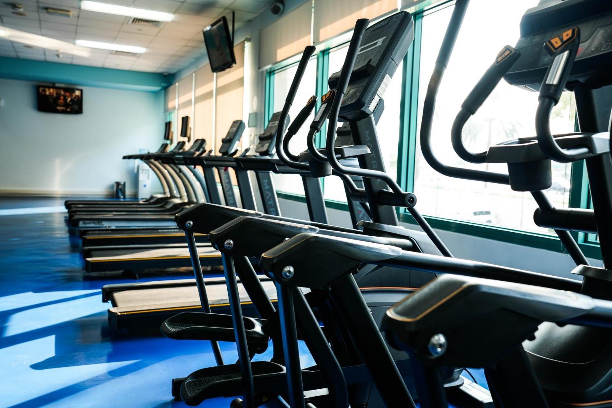 Moevenpick Grand Al Bustan Hotel Dubai Ngoại thất bức ảnh The gym at the National Training Centre