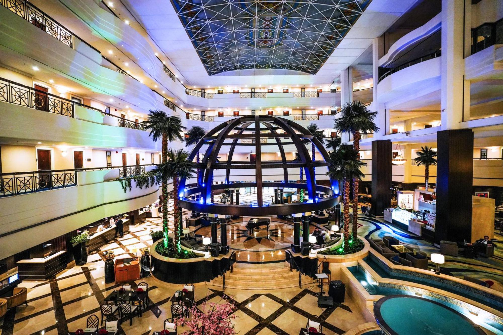 Moevenpick Grand Al Bustan Hotel Dubai Ngoại thất bức ảnh The lobby of the Grand Hyatt Hotel